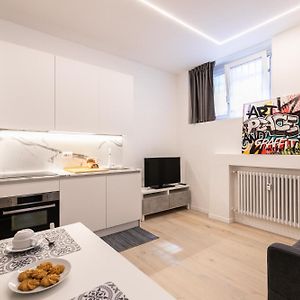 Deluxe Studio